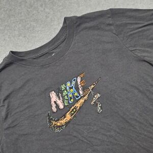 Nike Kids T Shirt Graphic Print Short Sleeve Crew Neck Tee Charcoal Gray XL‎